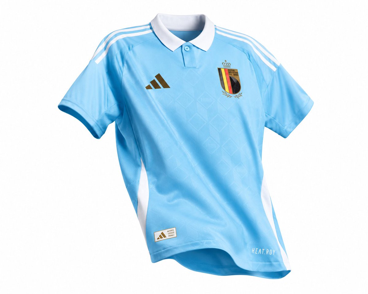 fajarrusalem's tweet photo. Jersey itu bisa lebih dari sekedar seragam olahraga, dan itu yg dilakukan timnas Belgia dg jersey away mereka. 

#kultuitjersi | #jersibagus 

Pernah jadi tribut utk skena sepeda (gambar 1), pernah jg utk konser musik Tomorrowland dg aksen colorfulnya (gambar 2).

Yg biru muda, itu utk karakter komik Tintin (gambar 3), 

dan yg terbaru sebuah penghormatan kepada pelukis surealis René Magritte, dengan sentuhan brilian "This is not a jersey", yang terinspirasi oleh karyanya yang paling terkenal.

Selalu suka dg jersey yg punya cerita kuat spt empat jersey ini.