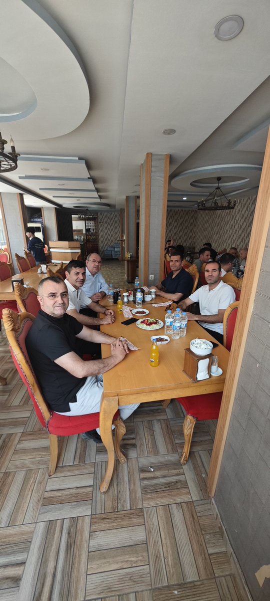 DSMCizre's tweet photo. Kurum Müdürümüz Sayın Erkan Diken'in tayini dolayısıyla veda yemeği düzenlenmiştir.
Görev süresi boyunca kurumumuza sunduğu katkılar ve emekleri için kendisine teşekkür ediyor yeni görev yerinde başarılar ve kolaylıklar diliyoruz
Yolunuz açık yeni göreviniz hayırlı olsun. https://t.co/Q85mE8wKfZ