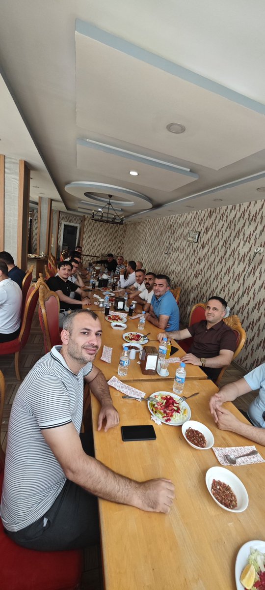 DSMCizre's tweet photo. Kurum Müdürümüz Sayın Erkan Diken'in tayini dolayısıyla veda yemeği düzenlenmiştir.
Görev süresi boyunca kurumumuza sunduğu katkılar ve emekleri için kendisine teşekkür ediyor yeni görev yerinde başarılar ve kolaylıklar diliyoruz
Yolunuz açık yeni göreviniz hayırlı olsun. https://t.co/Q85mE8wKfZ