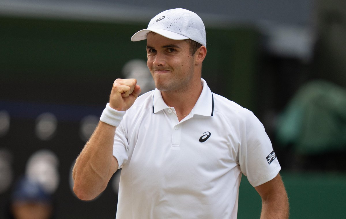 ActionNetworkHQ's tweet photo. Arthur Fery to win Wimbledon (+50000) would be less likely than:

▪️Wizards winning the NBA Finals (+15000)
▪️Browns winning the Super Bowl (+20000)
▪️Jets winning the Super Bowl (+20000)
▪️Mets winning the World Series (+35000) https://t.co/RKKVGgcHvb