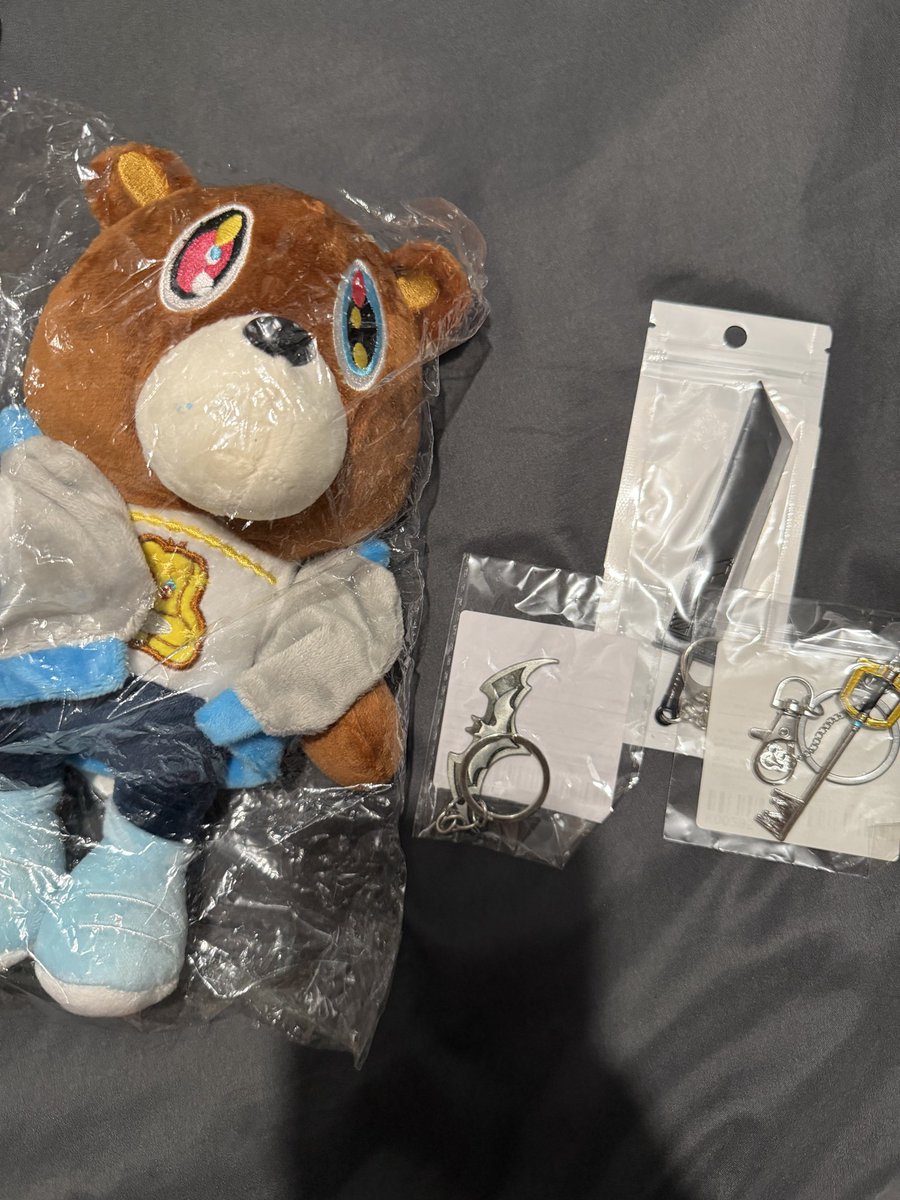 milsonwrld's tweet photo. ALIEXPRESS HAUL IS HERE! 😍 https://t.co/reJOxy8VXm