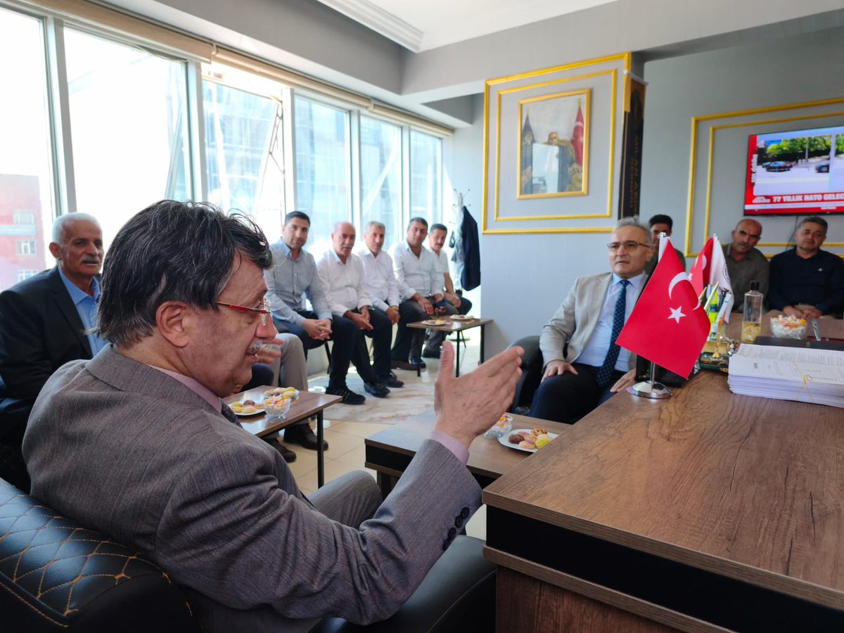 K_Turkmenoglu_V's tweet photo. 📍 Van

Milan Aşireti Derneği’ni ziyaret ederek Dernek Başkanı Sayın Erhan Çimendur  ve kıymetli yönetim kurulu üyeleriyle bir araya geldik.

Birlik, beraberlik ve dayanışma kültürümüzün güçlenmesine katkı sağlayacak istişarelerde bulunduk. Misafirperverlikleri ve samimi ev sahiplikleri dolayısıyla kendilerine teşekkür ediyor, çalışmalarında başarılar diliyorum