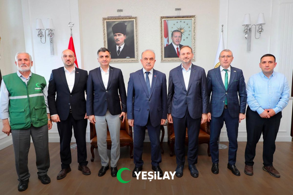 YesilayKurumsal's tweet photo. Genel Başkanımız Doç. Dr. Mehmet Dinç, Ordu Valisi Muammer Erol'u ziyaret etti.

Görüşmede, bağımlılıklarla mücadelede ortak sorumluluk anlayışıyla yürütülebilecek çalışmalar, koruyucu hizmetler ve gençlere yönelik projeler ele alındı.

#Yeşilay #BağımsızlıkSeferberliği https://t.co/SdY6oIUN8A