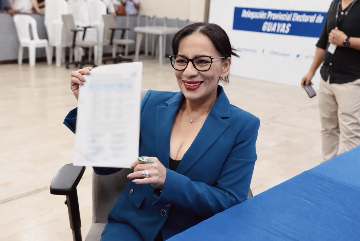 zaidarovira's tweet photo. Hoy doy un paso muy importante: firmo oficialmente mi aceptación a la candidatura a concejal de #Guayaquil.

Gracias a toda la militancia de #ADN Guayas y al presidente @DanielNoboaOk por la confianza. Asumo este reto con la responsabilidad que merece y con la convicción de trabajar por mi ciudad, por nuestra gente y por el cambio que el Ecuador necesita.

¡Guayas no tiene tiempo que perder!