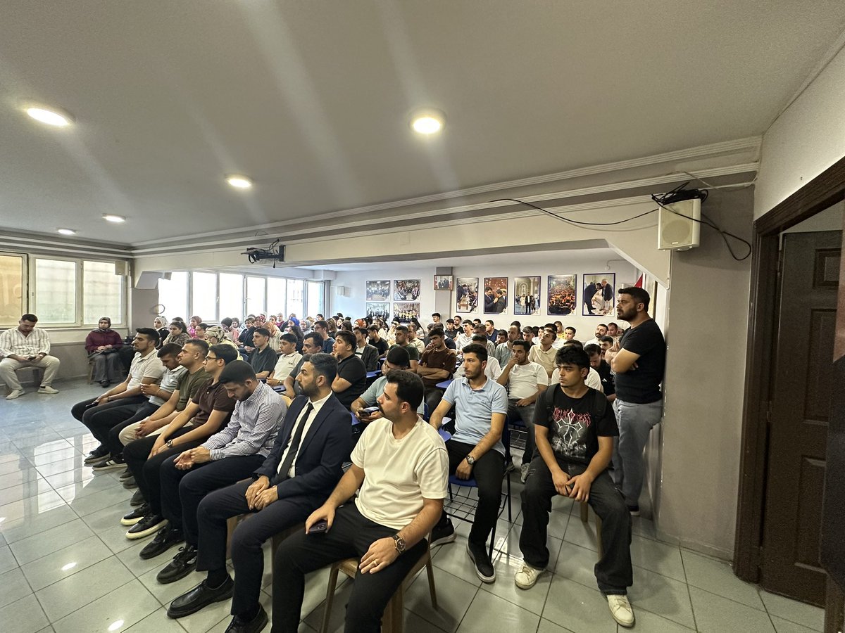 mikramarslan's tweet photo. “Yorulmadan çalışan gençlik, güçlü yarınların mimarıdır.”

Haftalık Olağan Toplantımızı İl Gençlik Kolları İlçe Koordinatörümüz Burak Bakar’ın Katılımıyla Gerçekleştirdik.

Toplantımız Hayırlara Vesile Olsun.🤲

@avyusufibis 
@osmannazlier 
@ferdisenel25 
@avmustafadurmus 
@BurakBakar277 
@AKGenclikGM 
@akgencsahinbey