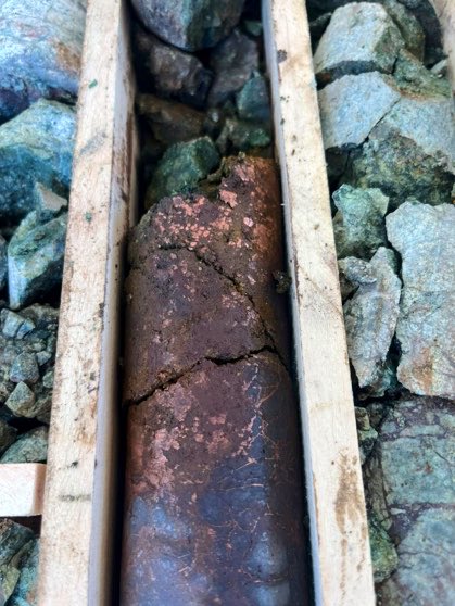 Fitzroyminerals's tweet photo. June 2026 Shareholder Update

Dear Shareholders and Friends,
June has been another busy month for Fitzroy Minerals, with multiple drill rigs active at Buen Retiro and significant progress on the geophysical program at Caballos.

We are pleased to report another excellent set of drill results from Buen Retiro, further demonstrating the consistency of the mineralised system. Channel samples from the historic pit returned an average of 2.96% copper, while recent drill intercepts included 59m @ 1.73% Cu (including 12m @ 5.39% Cu) and 76m @ 0.74% Cu (including 13m @ 3.62% Cu).

Drilling continues to expand our understanding of the mineralised footprint, and we remain confident in the development potential of the project. Metallurgical test work is also advancing well, with initial mini-column leach tests expected in July.

At Caballos, integration of the recently completed MobileMT geophysical survey with ongoing geological interpretation is progressing steadily, with high-quality porphyry drill targets planned for September/October.
The full June 2026 Newsletter is attached for your review.

We look forward to providing further updates as we advance our activities through July and beyond.
Best regards, Fitzroy Minerals Team

 #GoFitzroy #GoCopper $FTZ.V $FTZFF