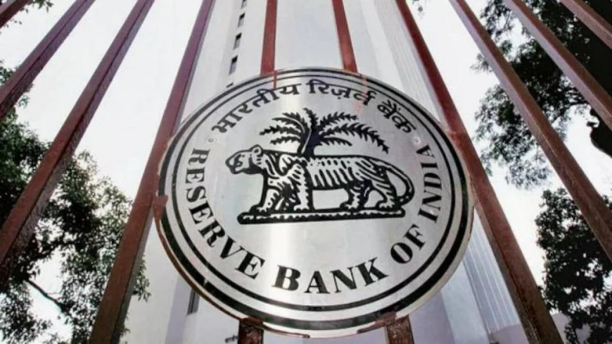 cryptowithKSA's tweet photo. 🇮🇳 India is once again pushing for a crypto ban! 🚨

According to a Reuters report citing internal government documents, the RBI has urged policymakers to:

• Bar banks and regulated financial institutions from holding or trading crypto assets.
• Keep private stablecoins out of India's financial system.
• Prevent cryptocurrencies from becoming a mainstream payment method, citing risks to financial stability and monetary sovereignty.

The documents also show India's Income Tax Department warned that offshore crypto trading makes tax evasion harder to detect and enforce.

India is home to 39 million crypto holders with an estimated $2.1B in digital assets. 
Reuters also reports that fewer than 25% of 645,000 crypto traders disclosed their holdings in FY2023 tax filings.

This is not a new ban. Crypto trading remains legal in India, and the government has yet to decide on its long-term regulatory framework despite the RBI's recommendation.

Source: Reuters