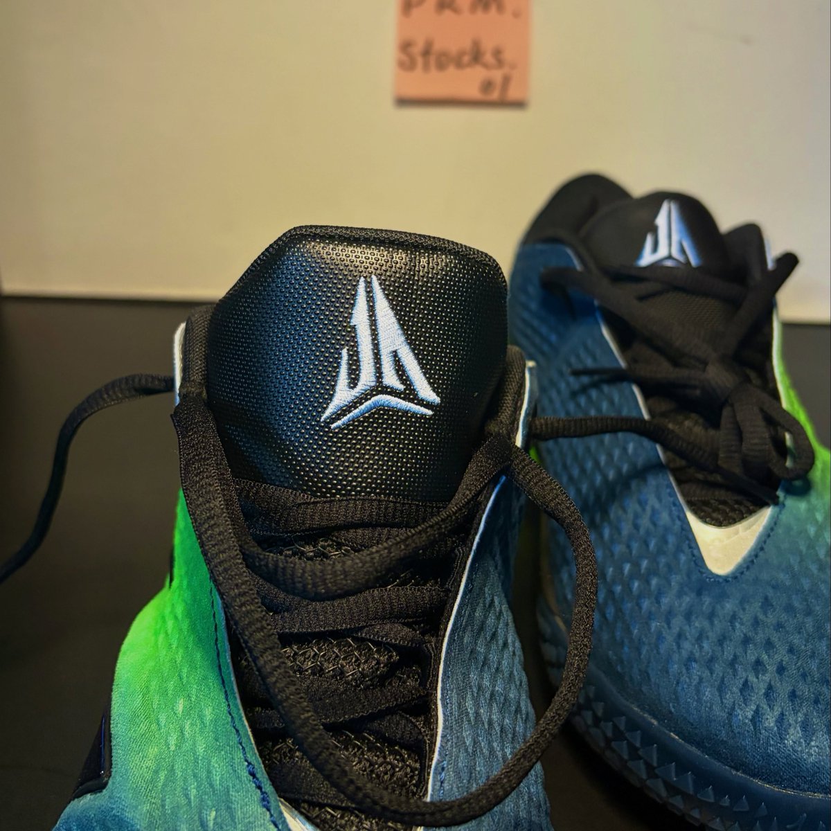 KicksFinder's tweet photo. Close-Up Shots https://t.co/5A98qTsyMM