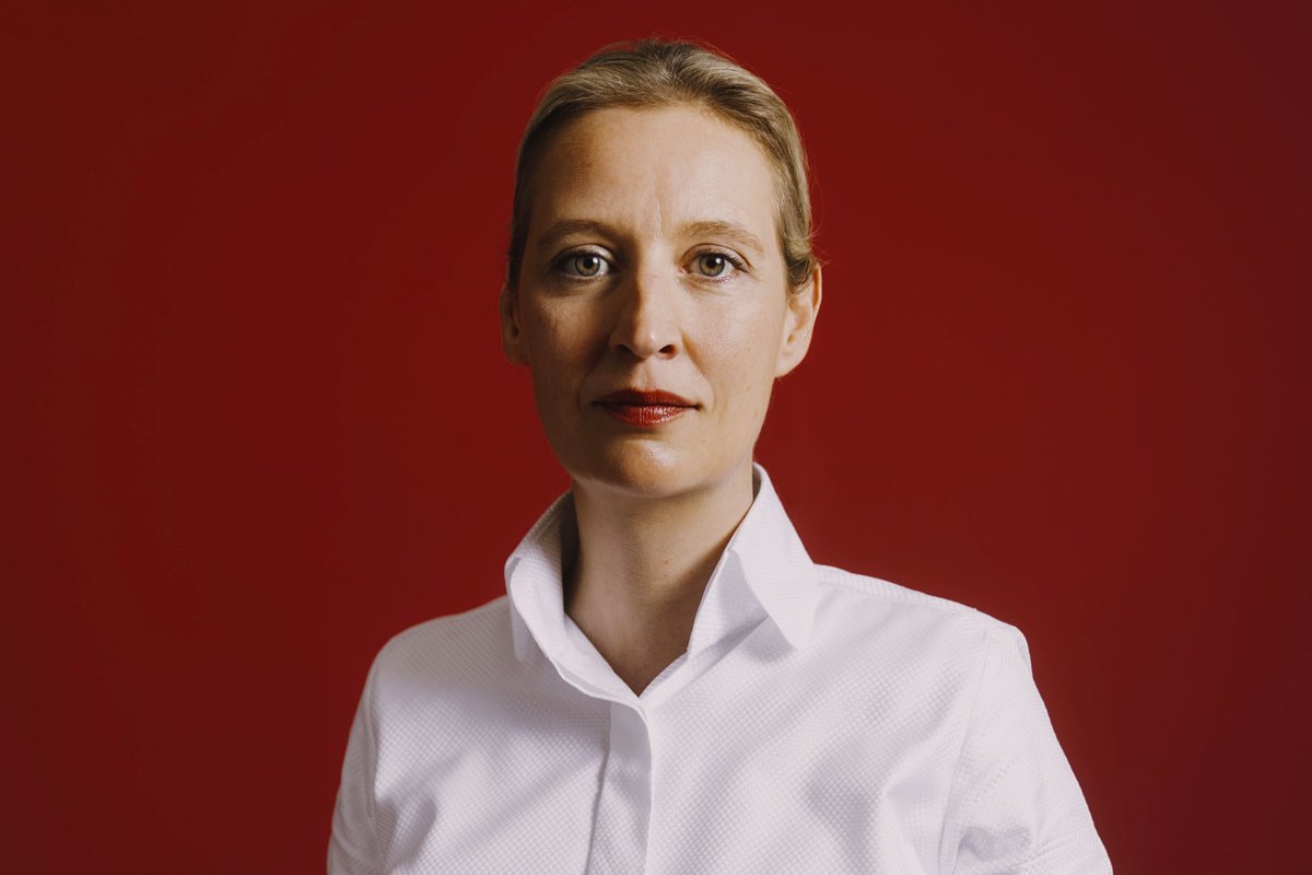 daily_romania's tweet photo. German AfD leader Alice Weidel says the EU has nothing to do with democracy and calls it the reincarnation of the Soviet Union https://t.co/7PiJNIJydM
