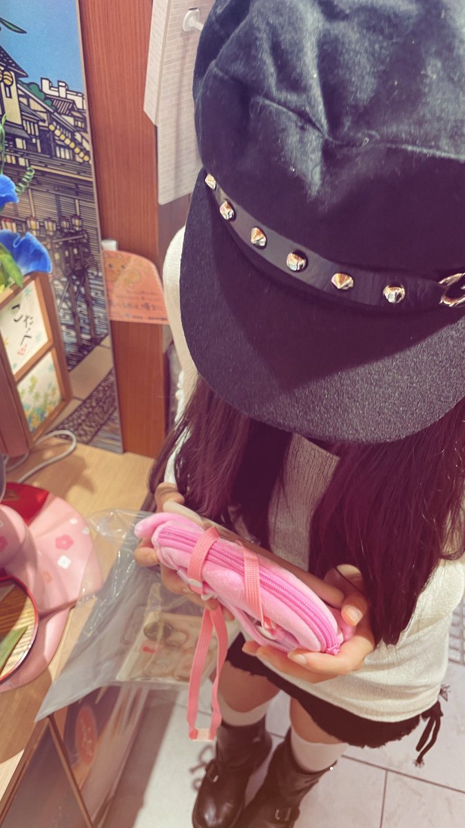 mokakintv's tweet photo. 彼女とライブ行ってきた https://t.co/a4vDi8Bm2Y
