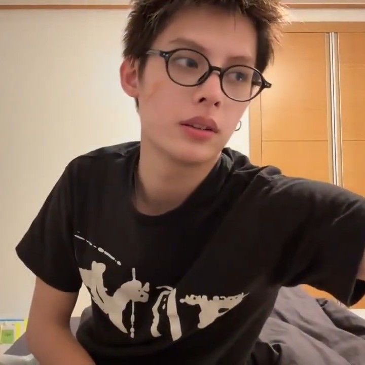 jjamiCREATOR's tweet photo. ︎ ︎︎ ︎ ︎ ︎   friend request ᯓ 📩

name: Yu(yu), Jjami
height: 1,75
age: 20
fav colour: Naranjo

(+) música, manhwas (bl), me gusta rolear, el contacto físico y cuando tengo confianza soy tontito, escribamos juntos.

︎ ︎ ︎ ︎︎ ︎ ︎ ︎︎ ︎ ︎ ︎︎ ︎ ︎ ︎♡ for DM https://t.co/lNJVelfU5Q