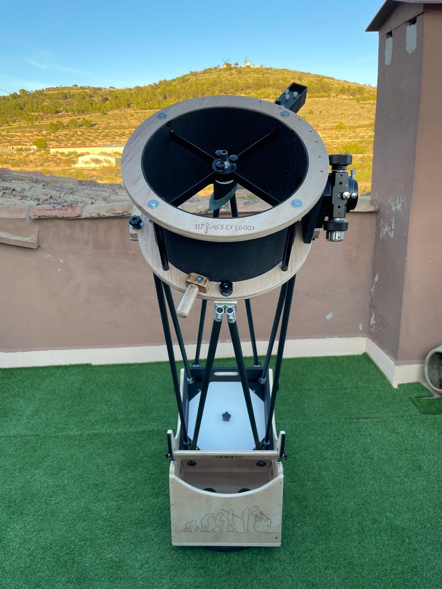 Luces_X's tweet photo. Hay una parte de la observación que empieza mucho antes de que aparezca la primera estrella.
Montar el telescopio, preparar los mapas… y esperar.
🌄 #Alcublas
#dobsonian #AstronomíaVisual https://t.co/N1yYjZSQSd