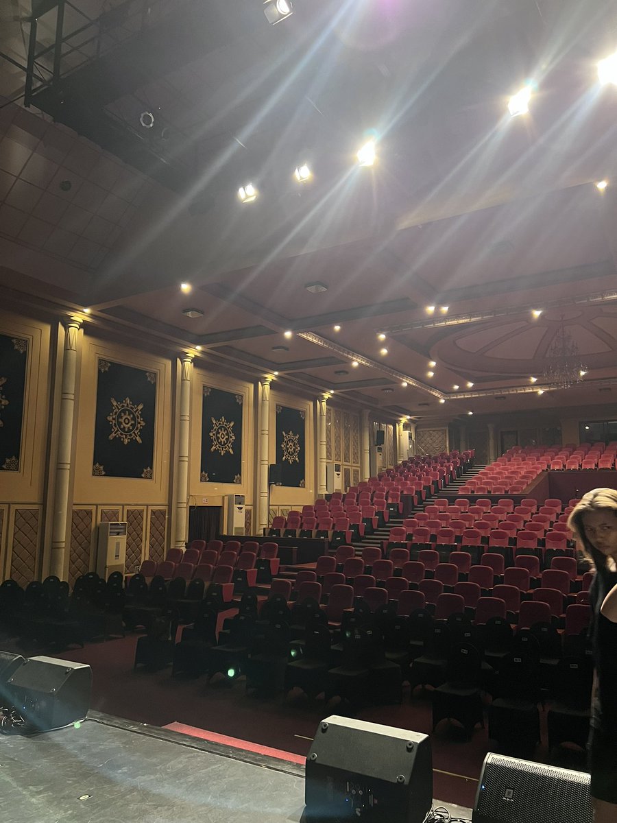 L_MarshaJKT48's tweet photo. Terimakasi yaa untuk semua usaha keras member, kakak2 staff dan tentunya kamu yang menyempatkan waktu untuk hadir! Truly an honor to be able to share this experience with all of you!

Thankyou Surabaya!
Thankyou Yogyakarta! https://t.co/exFWhlfMdm