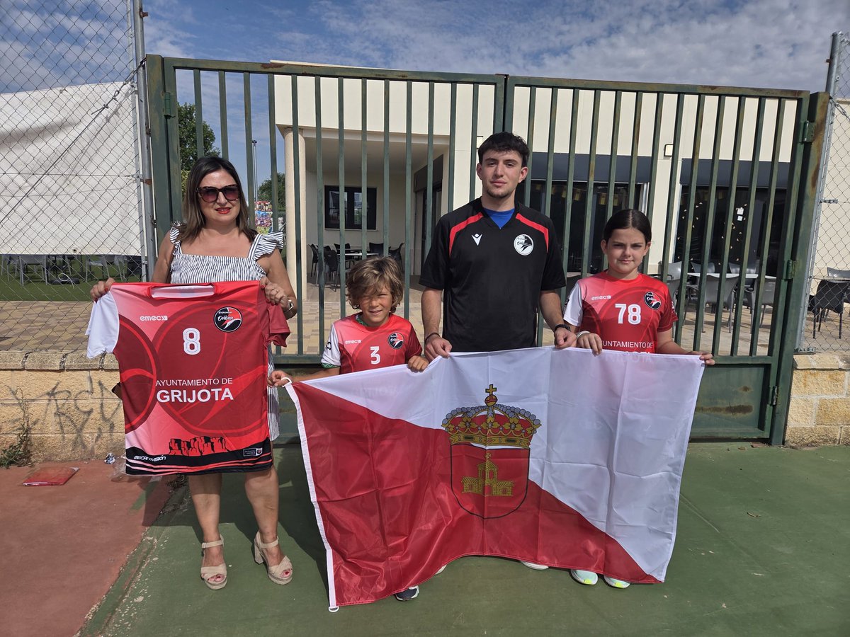 odiseabm's tweet photo. 💪 Visitamos al Ayuntamiento de Grijota para agradecer su compromiso con la familia odisea

😊 ¡Muchas gracias por vuestro apoyo!

#Odisea https://t.co/F7P65niY7f