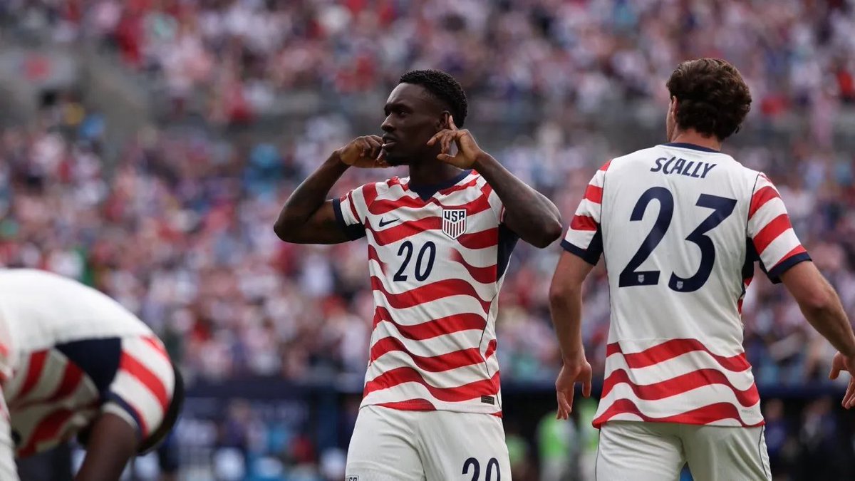 BayernAusBoston's tweet photo. I'm all in for waldo kits forever. Mainly, because it gives us a unique identy on the international stage. Like Croatia's red &amp; white checkers, it would be uniquely American and we'd be instantly recognizable.  No other country wears red &amp; white hoops https://t.co/WMhlPpI9Oi