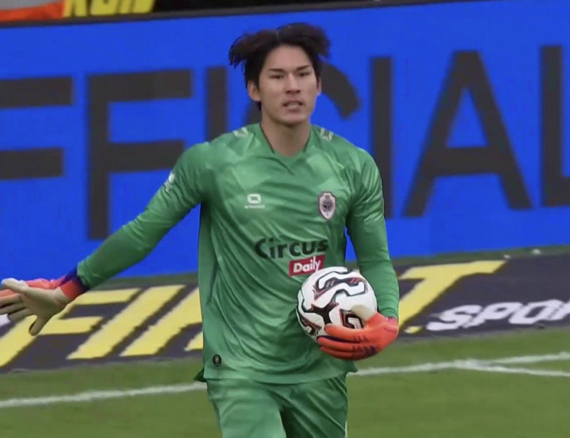 ConcacafEdgar's tweet photo. Idk who needs to do this or who is in charge but @ussoccer NEEDS to send someone to Belgium ASAP to recruit Brandon Nozawa 🇺🇸🇯🇵
only 23 years old &amp; one of the top performing keepers in that league

🇯🇵 already has an American as #1 keeper, we legit have a shot at this one.
#USMNT https://t.co/OXXEserqVI