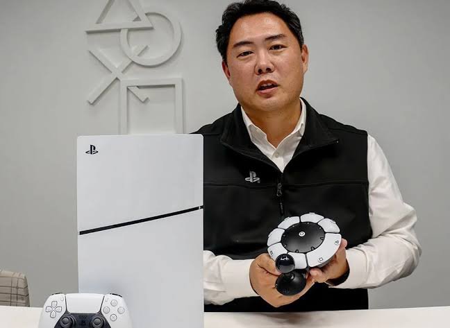 CyberJonker's tweet photo. Day 7 of posting an image of Nishino Hideaki ( Sony CEO) to spread awareness that he is a fat fuckin chud who wants to take away your ownership by halting the production of game discs.  

#NOTBUYINGPS6 #SAVEPLAYSTATION #PHYSICALFOREVER #FIRENISHINOHIDEAKI #SAVECONSUMERRIGHTS https://t.co/sFTdh9VmiH