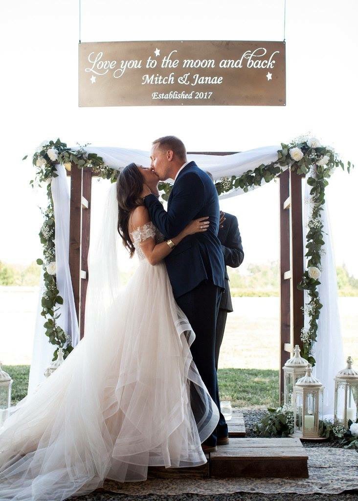 CoachSingler's tweet photo. Year 9‼️‼️‼️
Im so thankful to have you by my side and we get to go through life together!
Here is to forever!
I 🤍 You To The 🌙 & 🔙
#9year
#anniversary
#RichInLife https://t.co/A2c9rCNa7M