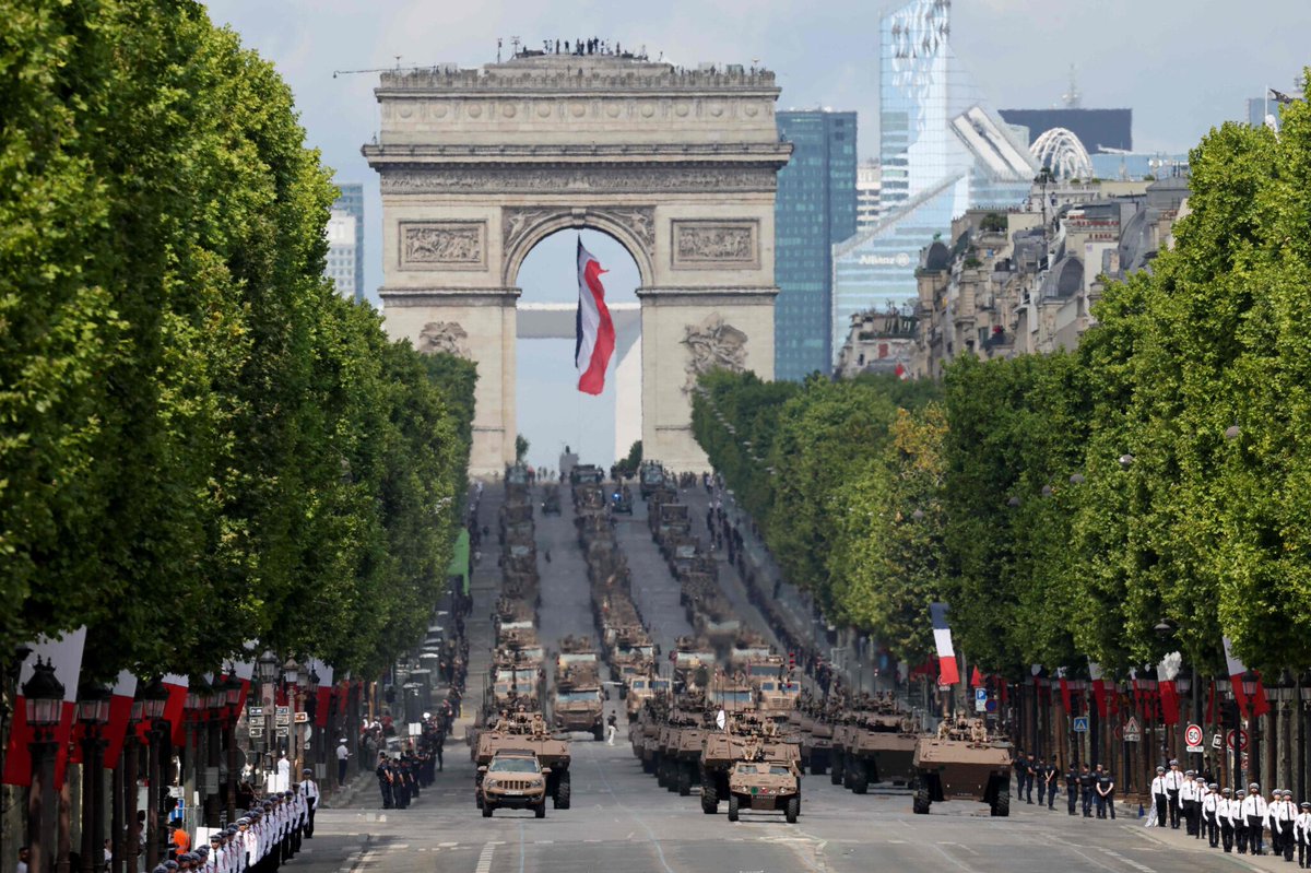 Le Parisien tweet media