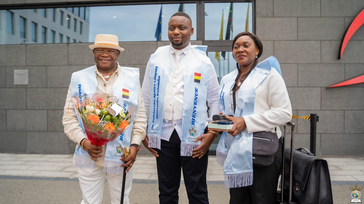 lmutkal's tweet photo. L’HOMME ET L’OEUVRE !! LE MESSAGER  ET SON MESSAGE !! LE MISSIONNAIRE ET SA MISSION SONT ET RESTERONT INSÉPARABLES !!!

IL Y A ENCORE 39 ANS , C’ÉTAIENT LES VILLES DE LODJA, KANANGA, MBUJI-MAYI, NIOKI, TSHIKAPA, NSUMBULA, KAMAKO,MOANDA, BOMA, AVEC LA BIBLE EN MAINS, BAPTISANT DES MULTITUDES, L’HISTOIRE SUIT SON COURS AVEC LE PATRIARCHE !! ÇA NE S’AUTOPROCLAME PAS MAIS ÇA SE CONSTATE !!!

APRÈS LA GRANDE MOISSON DE BRAZZAVILLE, IL ETAIT ATTENDU EN BELGIQUE 🇧🇪 ET IL EST DÉJÀ LÀ DEPUIS CE MATIN !!! BÉNIS SONT TES PIEDS ,CHER PÈRE 🙏🏾🙏🏾