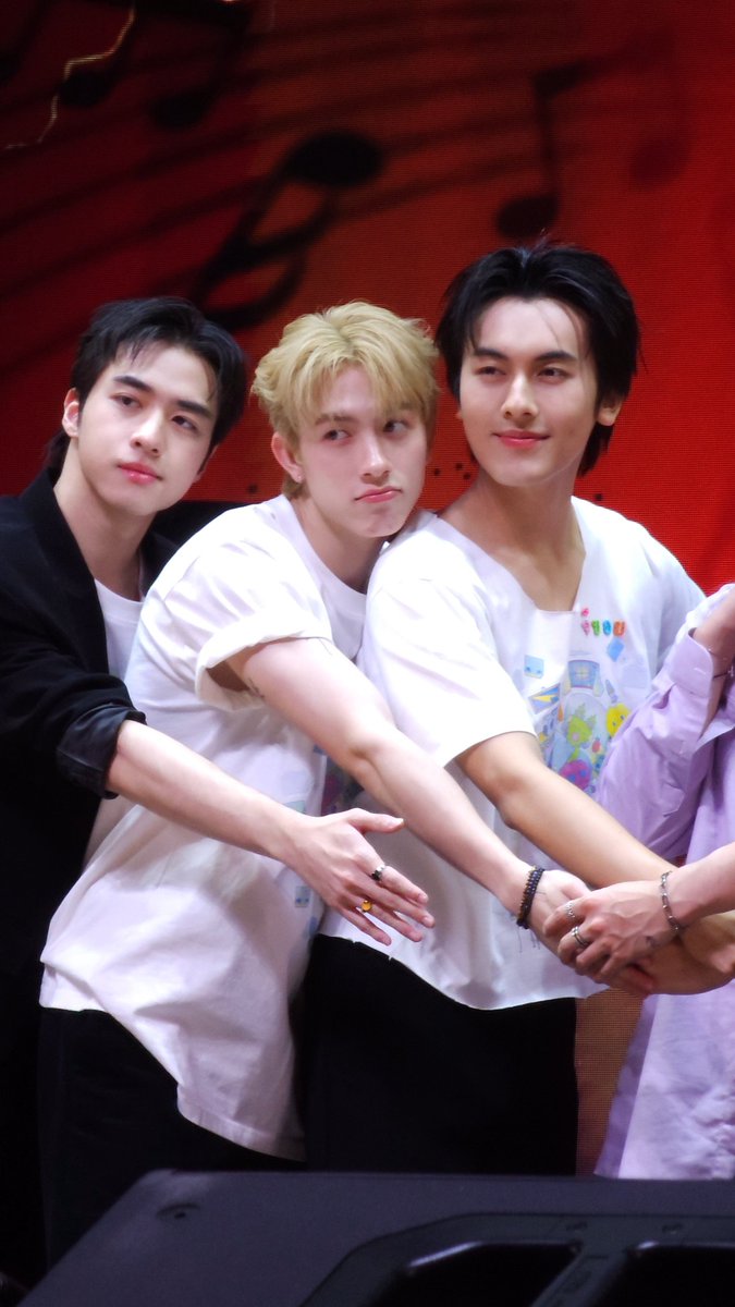kimtenlee's tweet photo. ฟิน https://t.co/EePQ5ED359