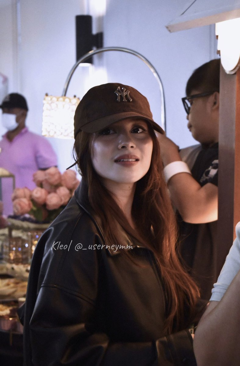 _userneymm's tweet photo. Good morning uli!! 3days nalang magbibirthday na ang prom princess ni capres😔😔

Talapogi truther always!!! 

#KrystalMejes https://t.co/VcbdNh49uH