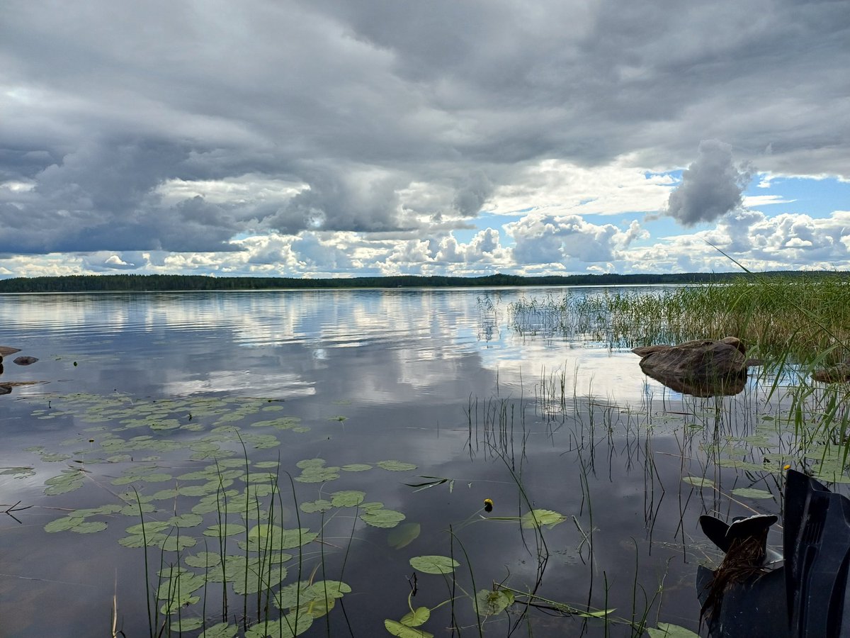 pullearusina's tweet photo. Yhteen päivään mahtuu sadetta ja paistetta https://t.co/Cr04kwID9A