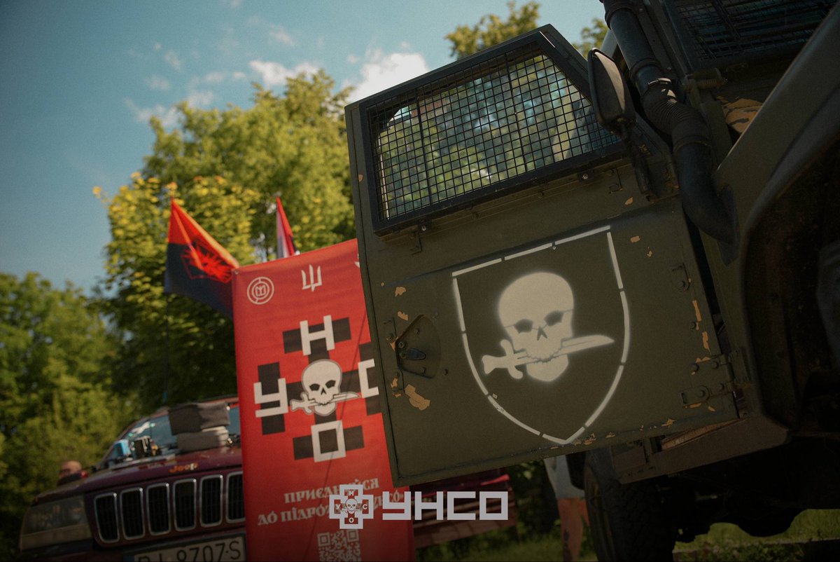 UNA_UNSO_'s tweet photo. За підтримки Роти УНСО, у складі Тактичної групи «Реванш», у Києві, в парку Шевченка, відбулися спортивні змагання між колективами акторів театру та кіно. https://t.co/aHw1aSLJOK
