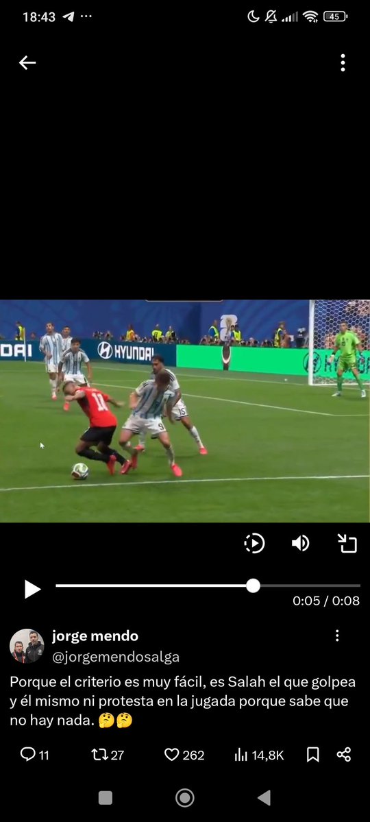 jose_gom's tweet photo. @Nelo_1980 El portero al momento del impacto está parado, revisa el vídeo, te lo he pasado. 

Al momento de pisar a Julián Álvarez quien parece tener la pelota? Mira dónde está la pelota, mira la posición de los jugadores hacia donde apuntan, es tu publicación por cierto https://t.co/1ilN4iUb5Q
