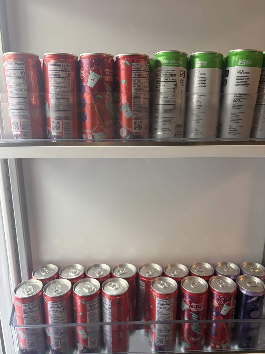 letmethinkaei's tweet photo. staying with my disordered parents is so fun like wdym you dont eat food anymore so your fridge and pantry look like this 😭 https://t.co/7bjBn5aT74
