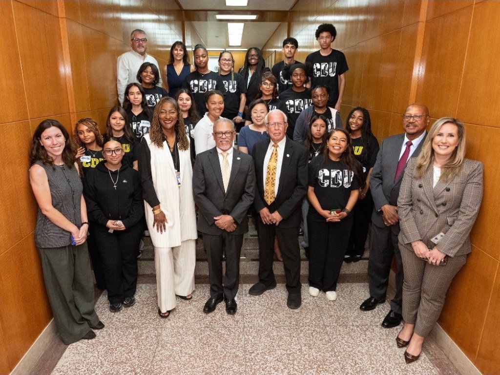 EconOppLA's tweet photo. Big things are coming to Willowbrook! 🎉 

Check out the two motions by Supervisor Mitchell at: https://t.co/JiZY6B1TV8 

Together, we're investing in housing, education, economic opportunity, and community well-being for generations to come. https://t.co/R8RH0oMs6g