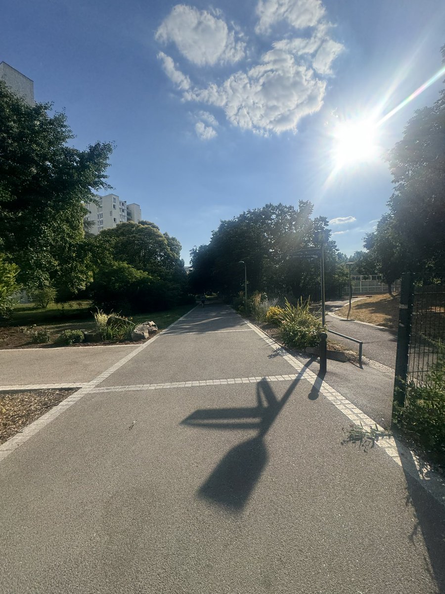 kaizenaffiliate's tweet photo. mon Créteil quand il fait beau #MerciDieu https://t.co/WAZo5kFcco
