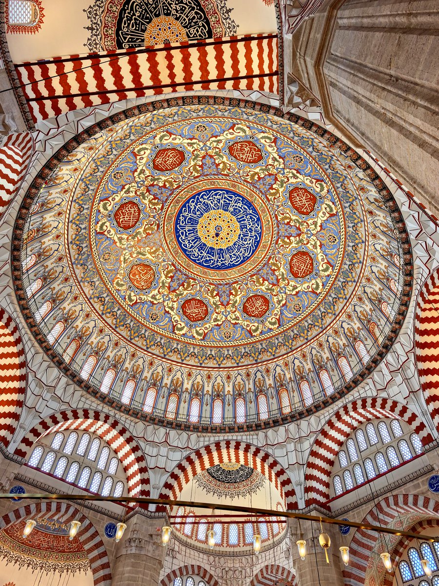 PhotoNikArt's tweet photo. Inside the masterpiece. It literally blows your mind with its fractal geometry, calligraphy, and flawless symmetry.
#VisualCode #SacredGeometry #Perspective #Selimiye https://t.co/U5pvXtwSUY
