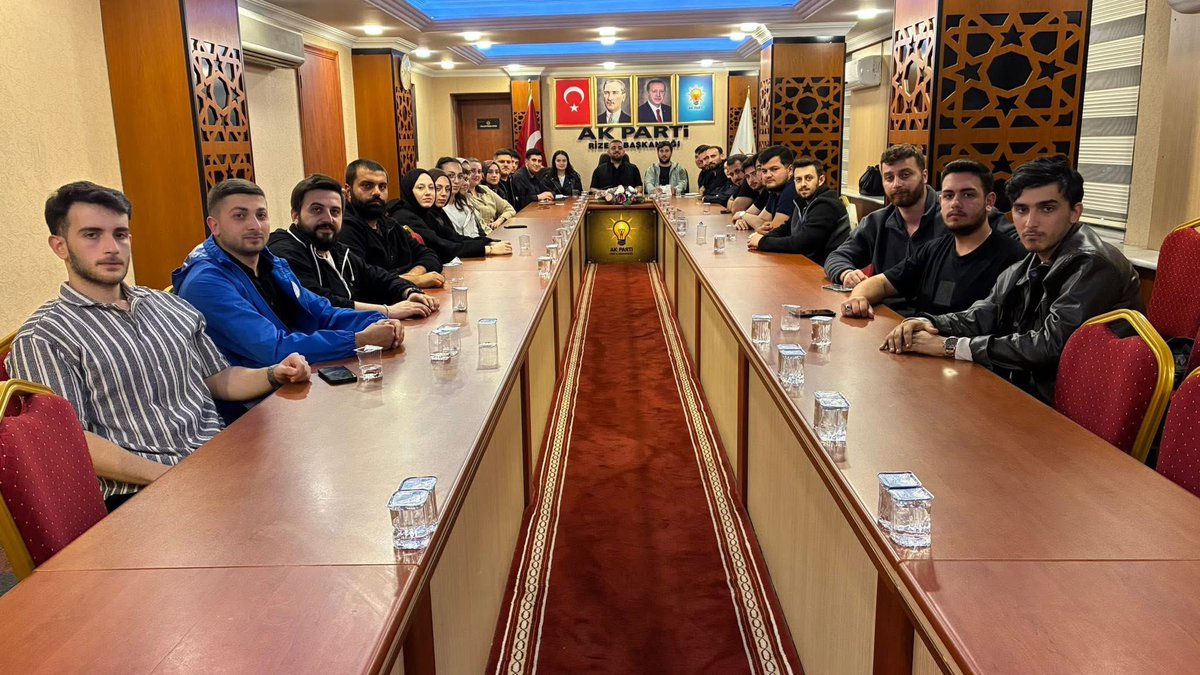 Akgenclikrize's tweet photo. Haftalık olağan yönetim kurulu toplantımızı İl Gençlik Kolları Başkan Vekilimiz Okan Kuk Başkanlığında gerçekleştirdik. https://t.co/0rnqsn9tIU