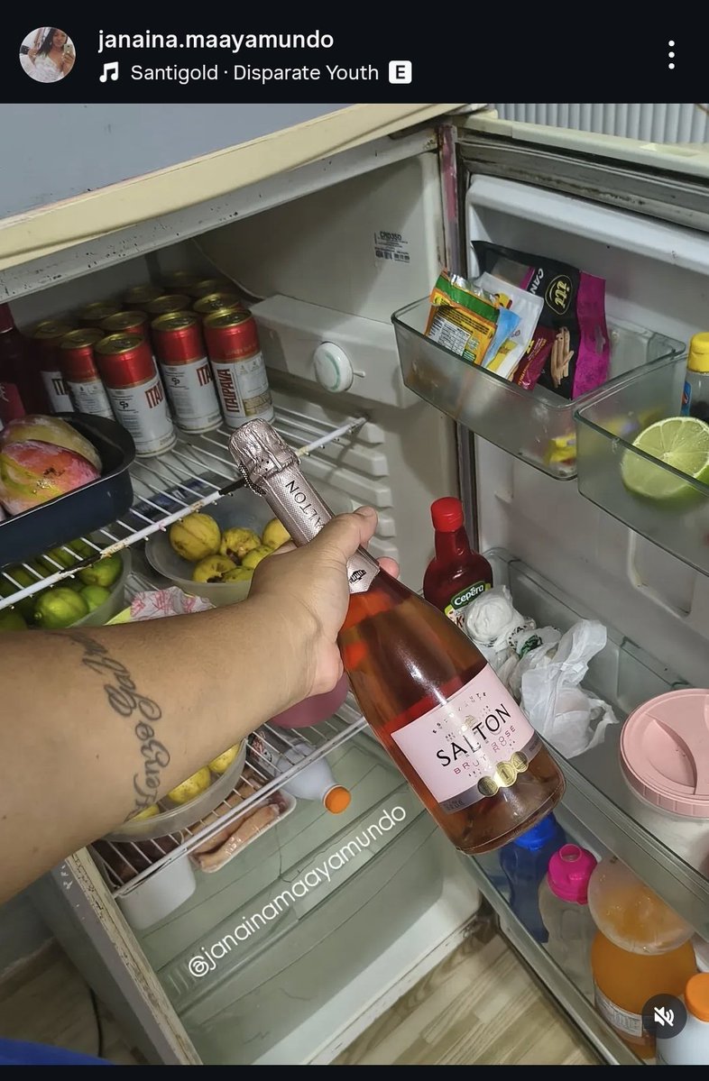 harry_pombo's tweet photo. @iEatGgukie Perfil da mina se resume em "pov mãe solteira de 3 e fui dar pra um negão a noite" vacilar essa poha ai nem é mãe so usa título falso pra tentar engajar e ganhar hype https://t.co/aVSF7mLZZ2