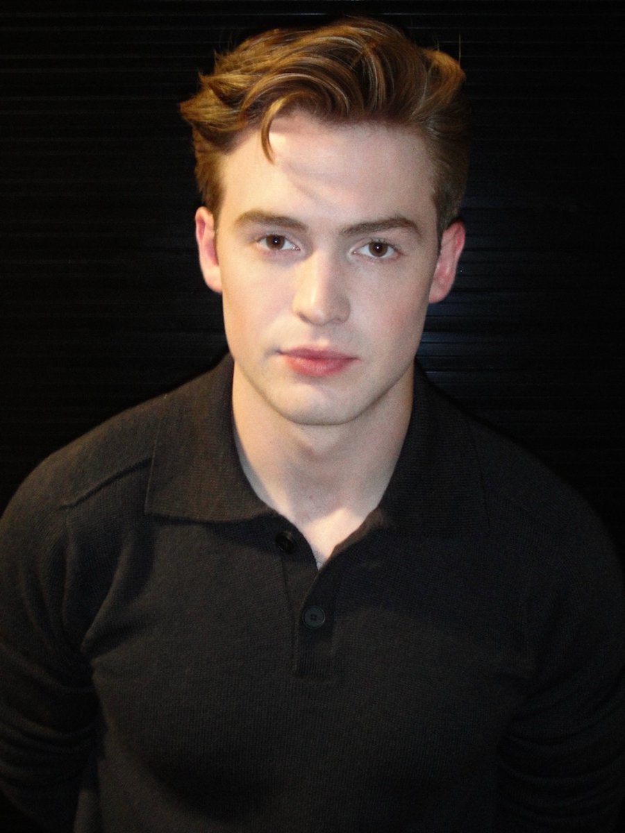 kconnorupdate's tweet photo. kit connor for "heartstopper forever" press https://t.co/yQ8ZLvbRr9