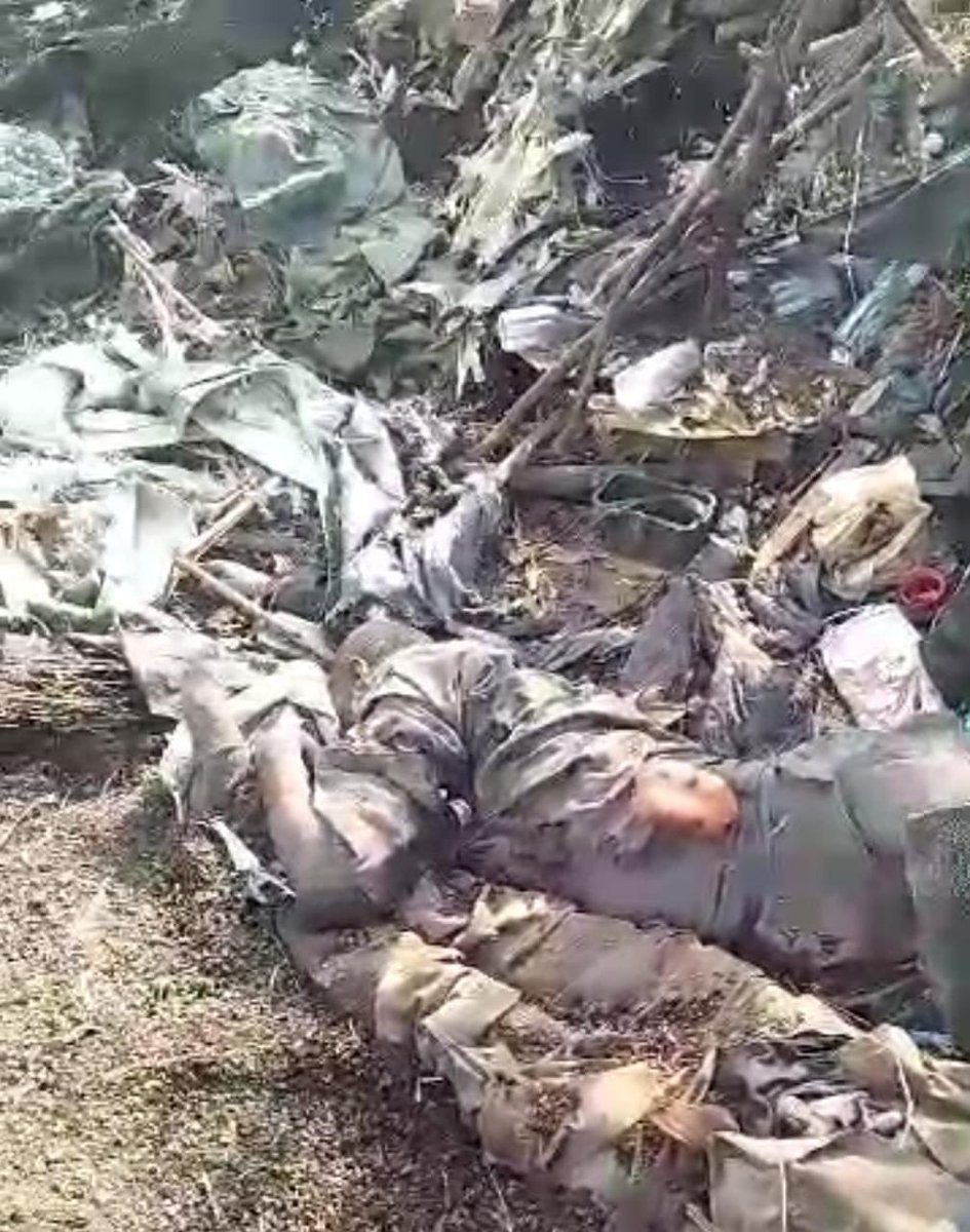 CitizenAfrika's tweet photo. #Burundi #Rwanda #RDC 🚨🚨🚨

🚨UPDATE🚨

🛑Premières images de l’embuscade qu’a subit hier l’armée burundaise du @CnddFdd dans Fizi.

‼️Le seul responsable c’est NDAYISHIMIYE‼️ https://t.co/aCJgOiCHkJ