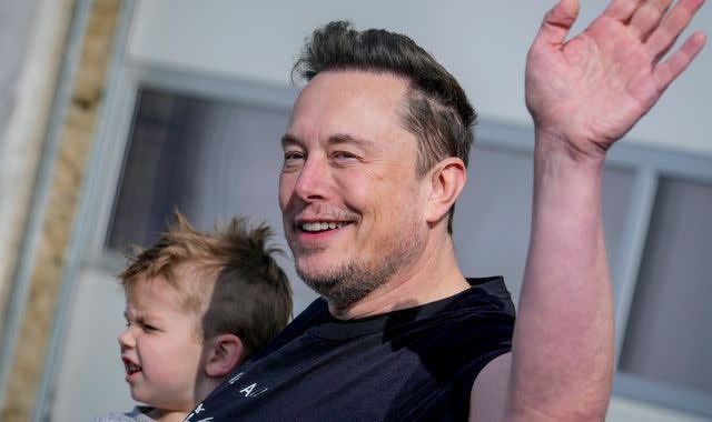 ElonMuskPD211's tweet photo. A father carries pressure in silence so his family can live in peace. https://t.co/P5UipjqItb