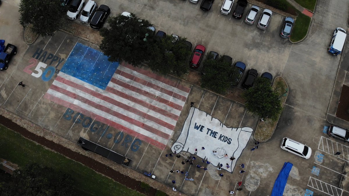 hotinhoustonnow's tweet photo. CHEERS to THE BOYS &amp; GIRLS CLUB of GREATER HOUSTON for their outstanding mural! Details here: https://t.co/gd2bYMPoSw @bgcghouston #mural #America250 #Houstonmural https://t.co/EWfNmJOHT5