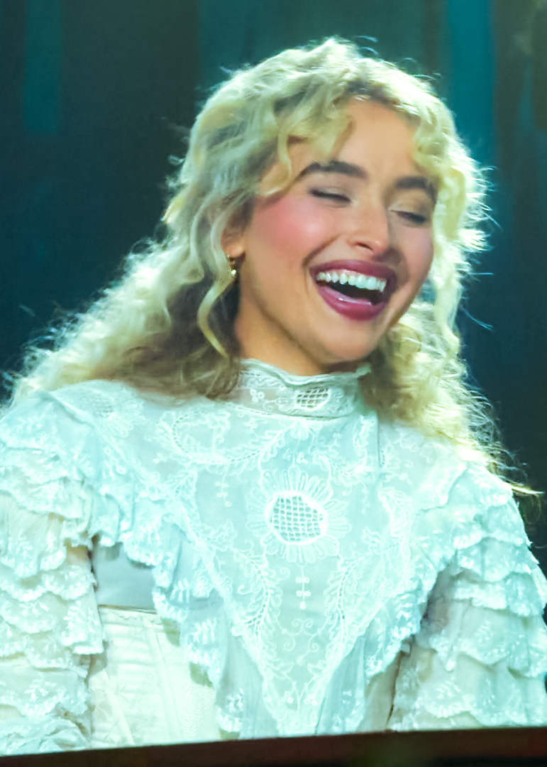 sabrinasc_edits's tweet photo. EMMY NOMINEE SABRINA CARPENTER!!!!!!! https://t.co/51rbn3EeAz