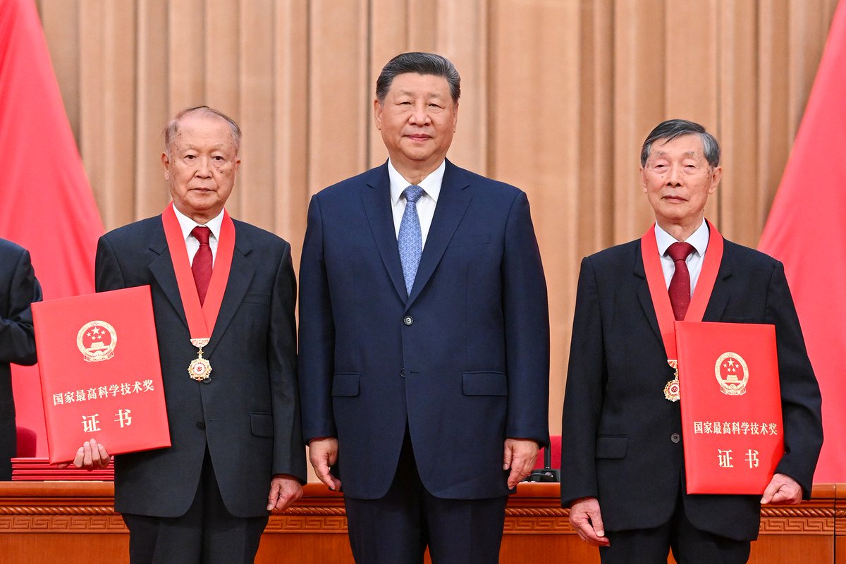 globaltimesnews's tweet photo. Founder of China's lithium battery sector Chen Liquan and radar technology expert Ben De were presented with China's top sci-tech award for the year 2025 on Wednesday. An expert said the achievements of the two academicians represent core accomplishments in both safeguarding national security and advancing scientific innovation, while also driving China's green transition and strengthening its national defense capabilities. Their work serves as a benchmark for meeting the country's strategic needs and enhancing its capacity for independent innovation.
https://t.co/MlWjIzN2C1