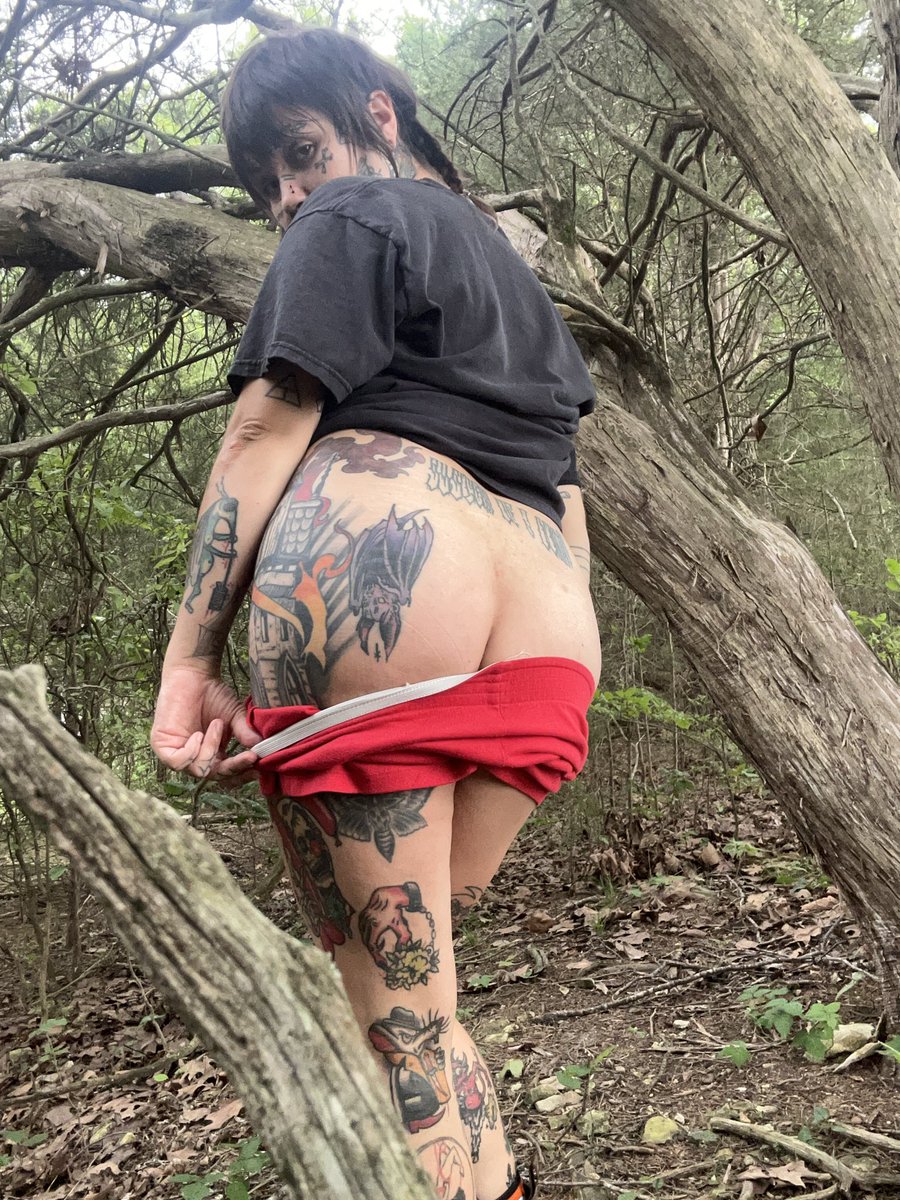 circusscvm's tweet photo. i be the witch of the wood 

https://t.co/qTcDeAHug8

#contentcreator #nsfw #onlyfans #altgirls #nude #cashpig #sugarbaby https://t.co/INGlmqAdrt