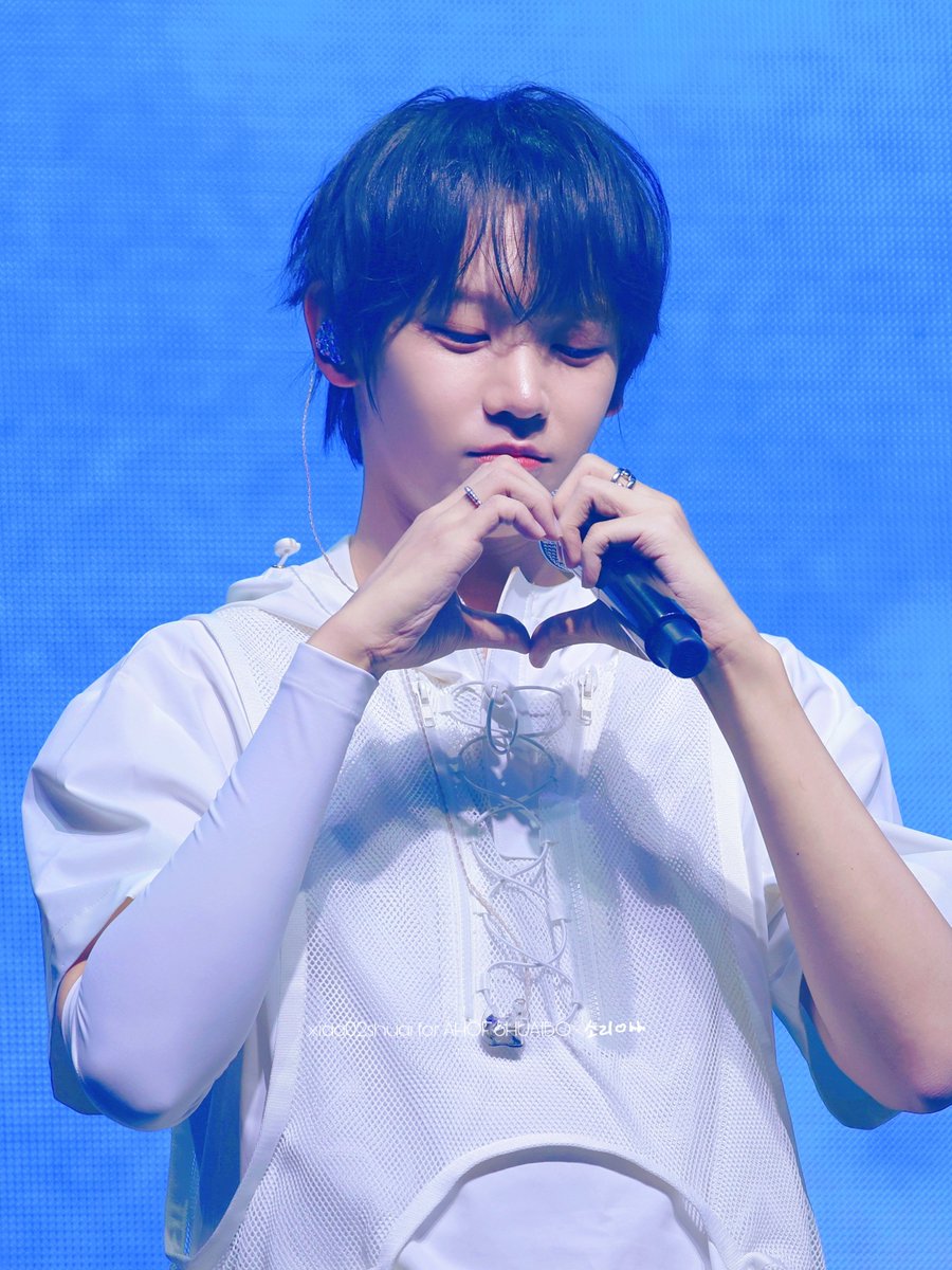 xiao02shuai's tweet photo. 260708 쇼케이스
 
#AHOF #아홉 
#SHUAIBO #장슈아이보 https://t.co/mn4Hlq0FSm