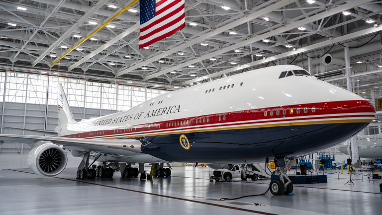 ASavageNation's tweet photo. AIR FORCE ONE  from QATAR- I warned at the outset SECURITY CONCERNS. should have had POTUS reject this trojan horse; Now Trump won't fly home on it from Turkey. Was I right? https://t.co/rd2agVZbLn