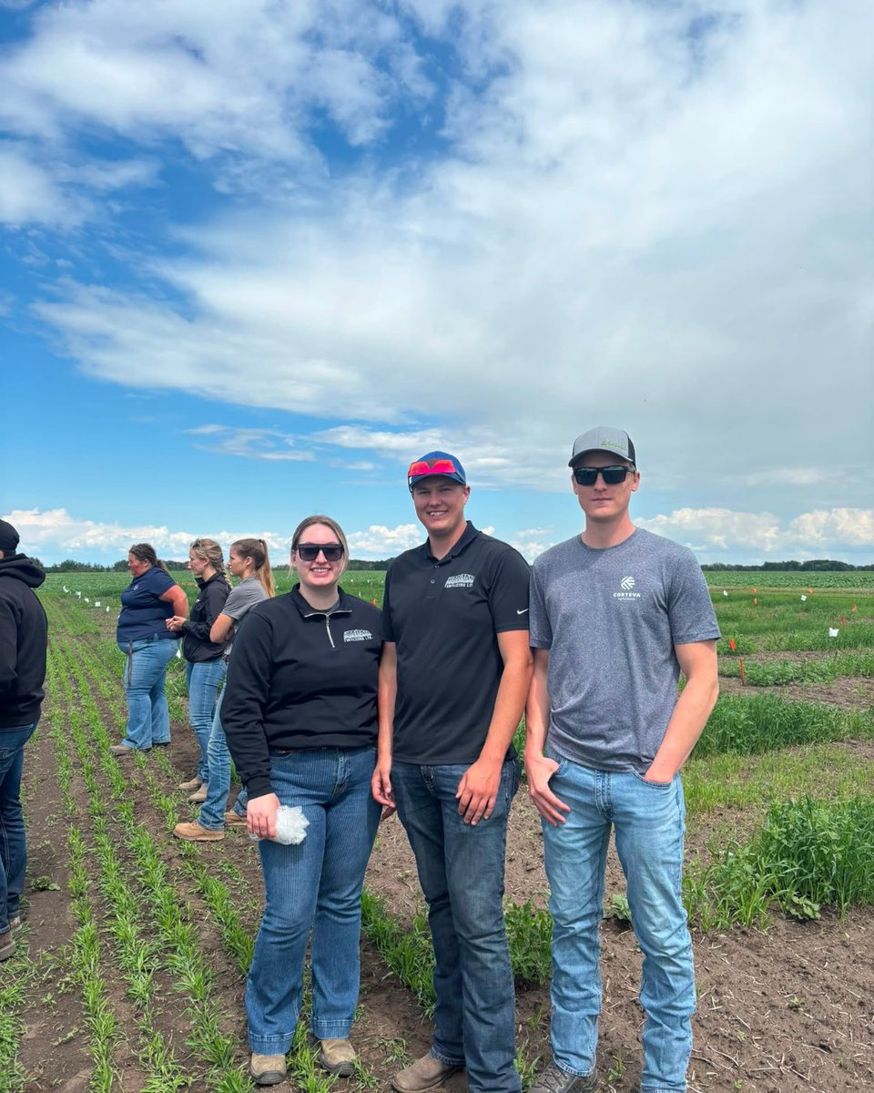 HorizonFert's tweet photo. Tour season kicked off a few weeks ago! 

Some of our agronomy team was out in the field, learning about upcoming products, research trials, and best management practices so we can continue to bring valuable insights and recommendations to our loyal customers. https://t.co/YxStv4KldO