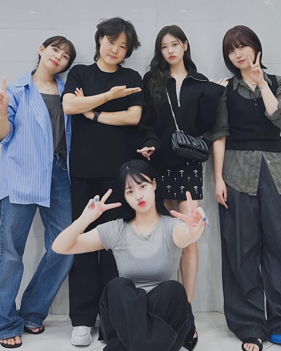 fanofsomin1955's tweet photo. I love this outfit of sominnnnn 💕 #JungSoMin https://t.co/0dpi7d1W3t