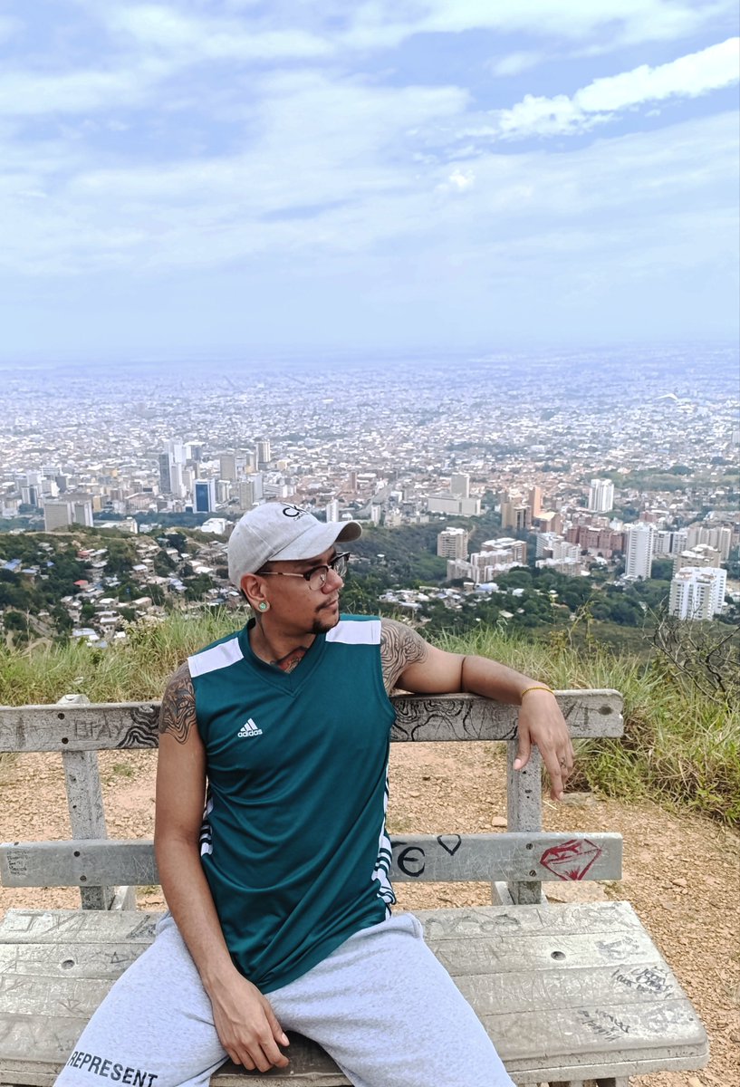 Ragna_OjodeGato's tweet photo. 🏞️🌞 https://t.co/BPs72G4AQR