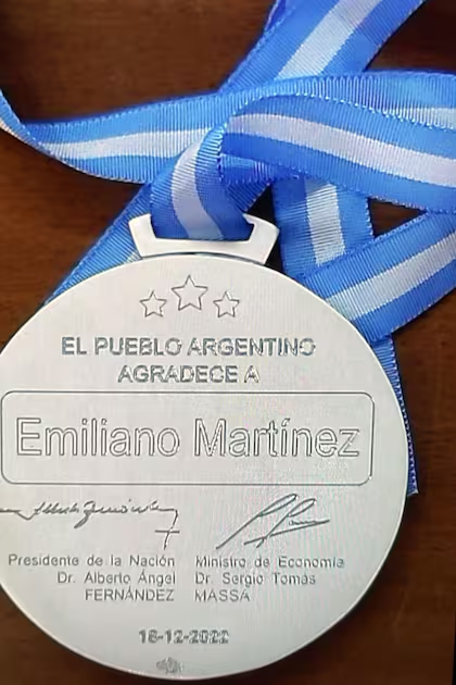 Shein155's tweet photo. @Observador1079 @JMilei que recuerdos, el nariz traviesa queriendo figurar como sea https://t.co/jyX2ip1Oo1