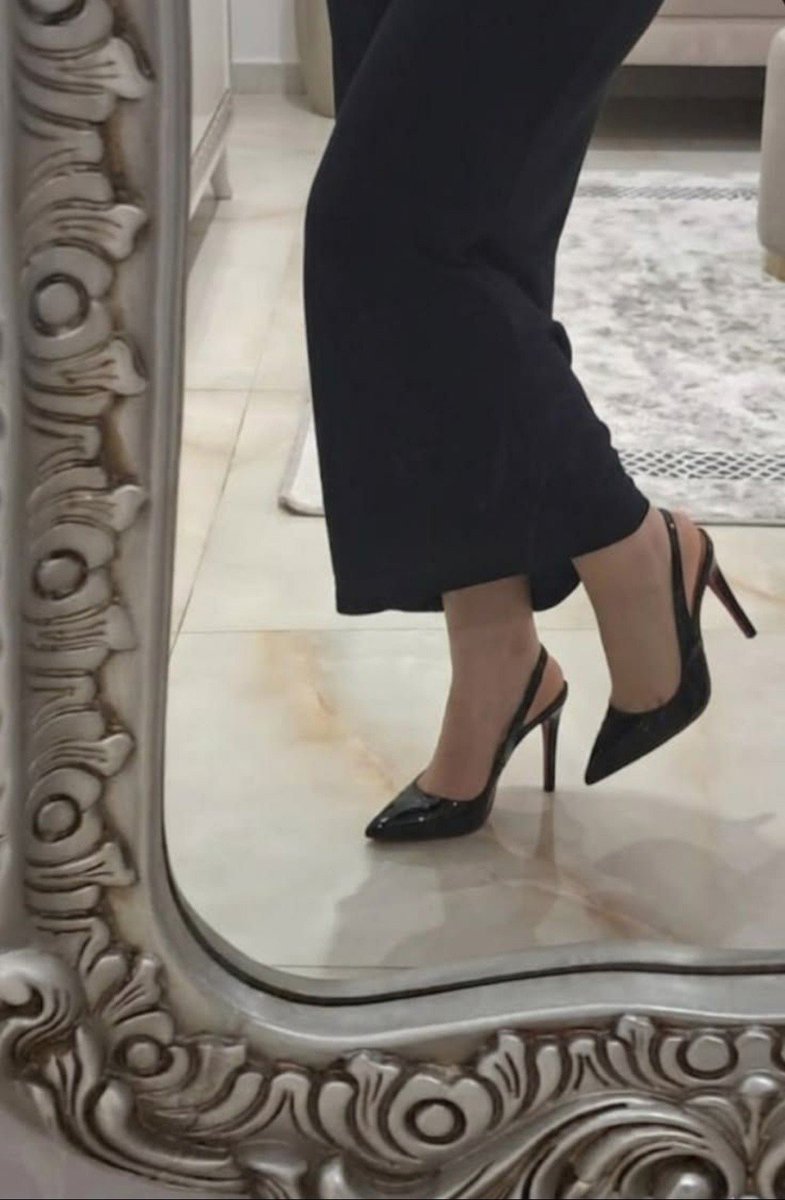 MalkinMehwish's tweet photo. I know you are already🛐 &amp; licking your phone screen loosers after Looking at these perfect muslim feets☪️ in black stunning👠

Huh😤 
u should kiss the ground I walk on wearing these heels 
Now tribute your superior muslim Queen🧕 loosers
#heels #findom #paypig #findomdrains https://t.co/poast44ubD