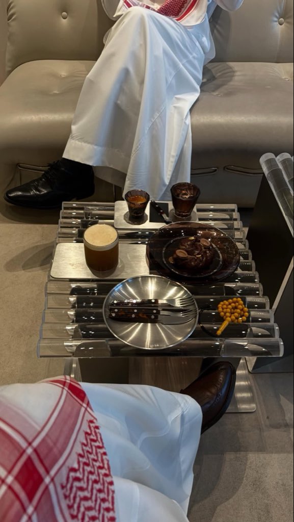 AhmedRaadhdcs's tweet photo. الإنسان يُشبه ما يُحب
ولأن��ي أحب السكينة، ستجدني أحملها في حديثي، 
وحضوري، وأثري🍵🍃📚 https://t.co/8YrBTbTmSJ